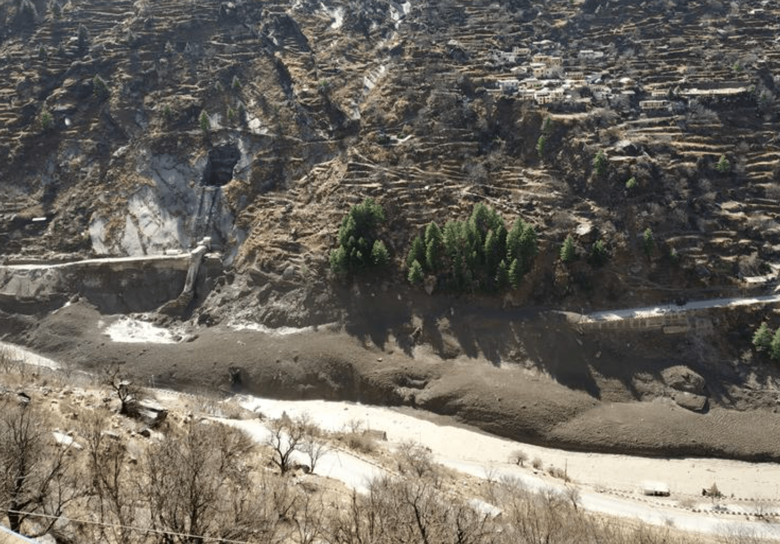 印度北部喜马拉雅冰川崩裂致洪灾恐造成100至150人伤亡