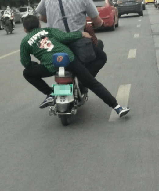 原创
开心一刻:女朋友最近减肥,每天晚上都在家气喘吁吁的跳一小时减肥舞