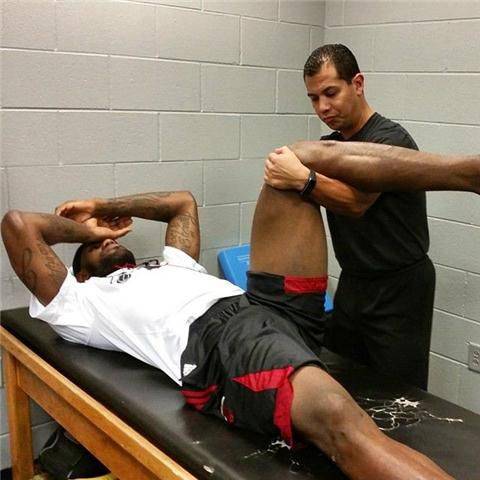 nba球员的大腿有多离谱锡安等于3个莺歌詹姆斯根本不用抱大腿