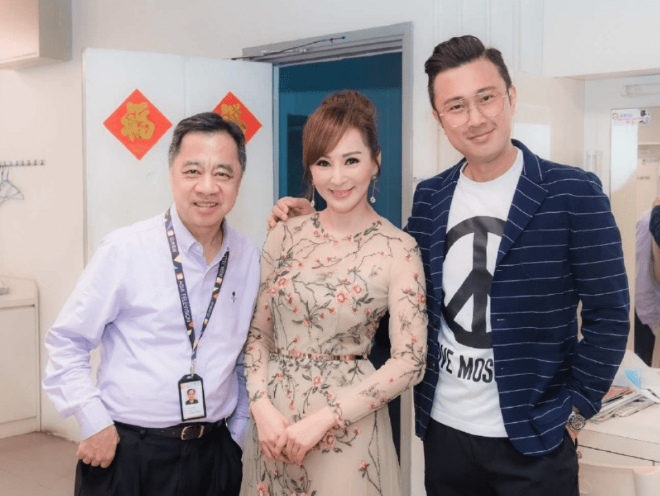 她才是不老女神,为前夫生三个孩子,51岁还被小20岁富豪狂追_罗霖