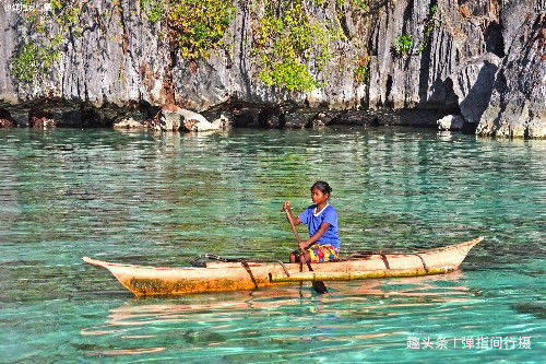 菲律宾最美的海上泻湖，海水堪比马尔代夫，当地人划着船收门票