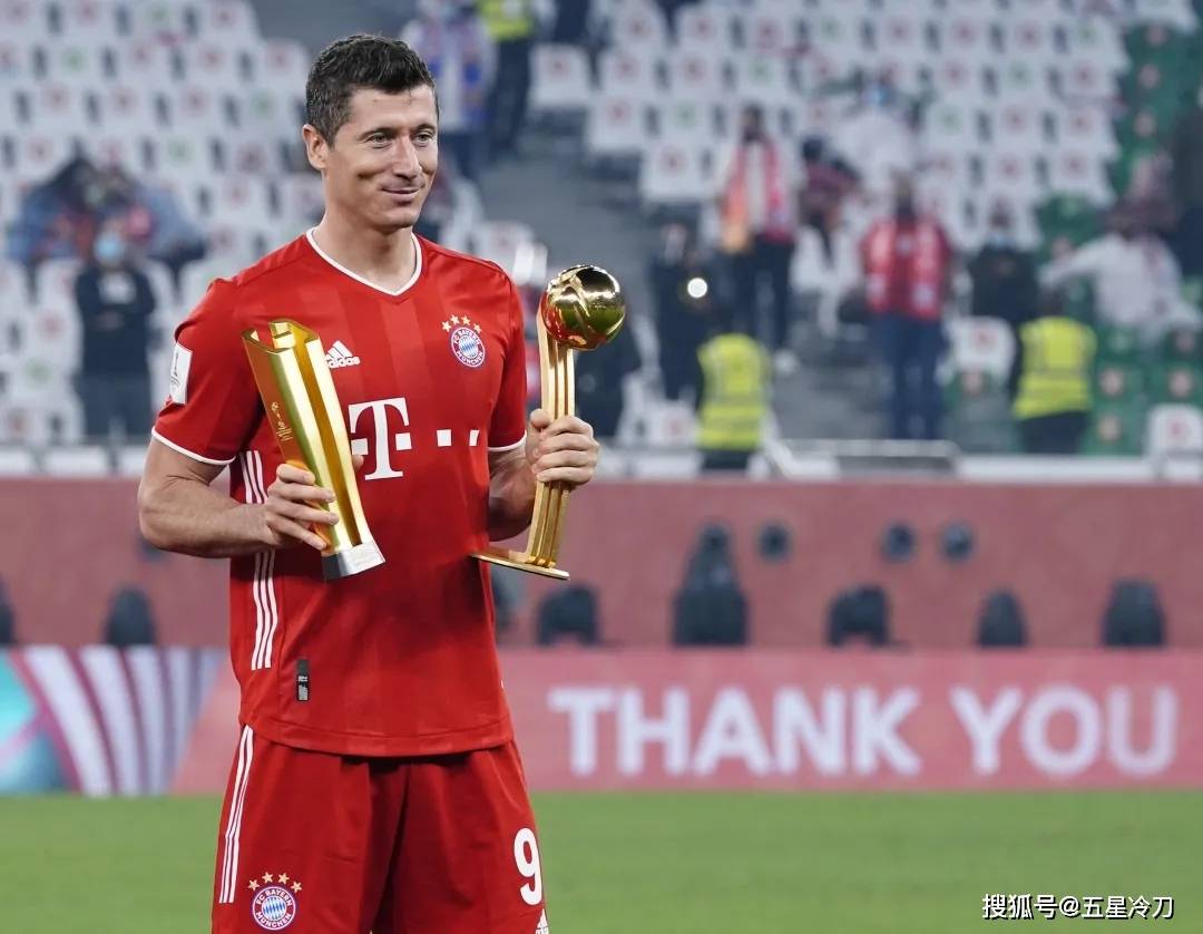 拜仁慕尼黑官网:我们是六冠王!