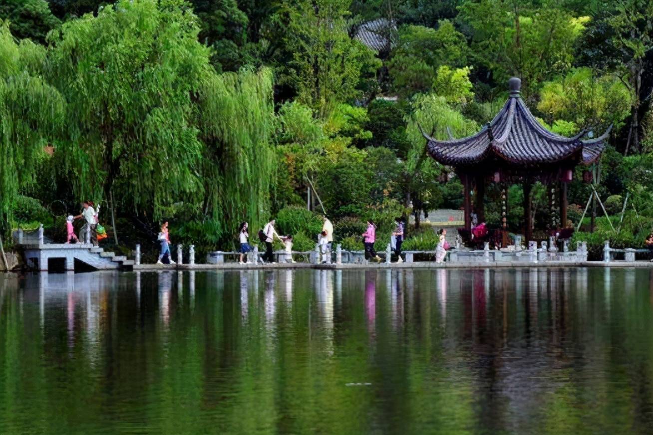 浙江国字号公园走红，耗资4亿占地2580亩，被称“杭州明珠”