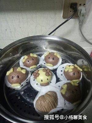 菠菜别再炒着吃了,妹子教你新吃法,孩子两口吃一个,也不挑食了