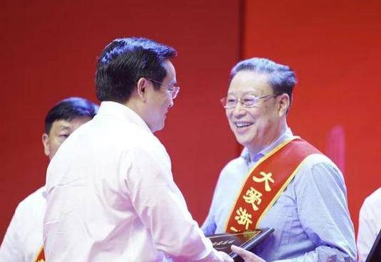 新昌出生人口_新昌大佛寺
