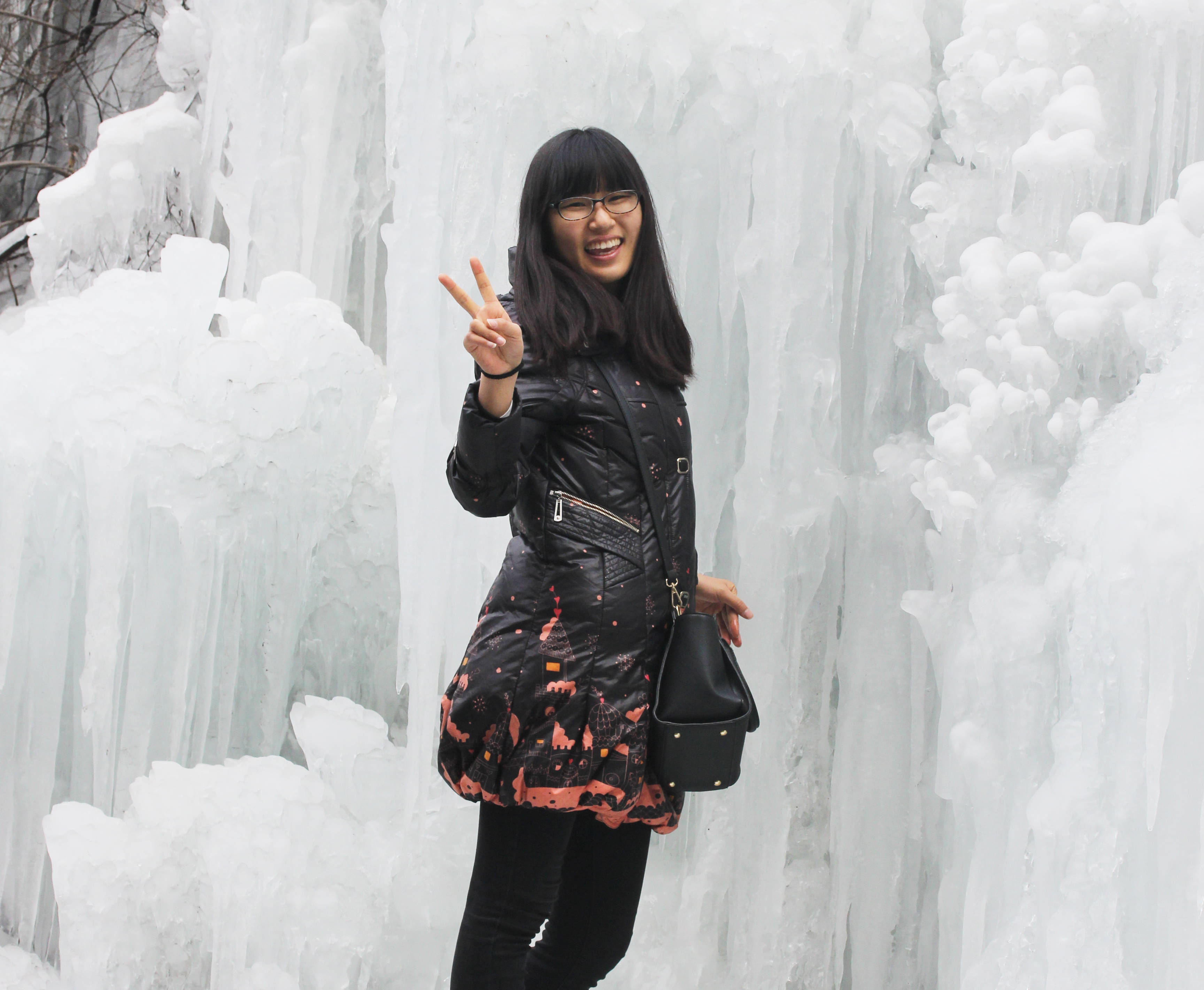 北京春节最火景点，解锁冰瀑美景，感受绚烂的北国风光