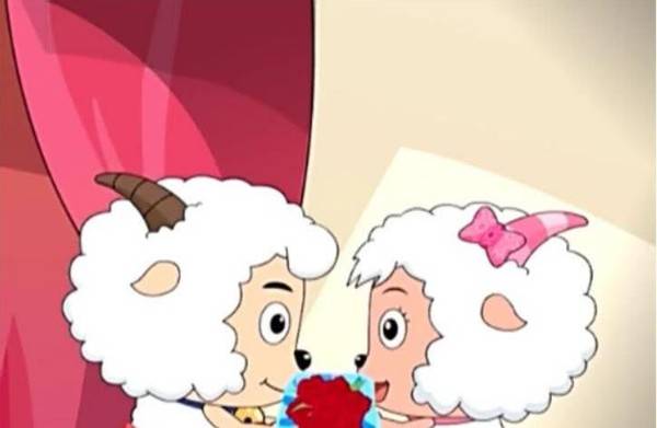 喜羊羊一开始的cp对象是美羊羊,美羊羊和羚羊王子走得很近的时候,喜羊