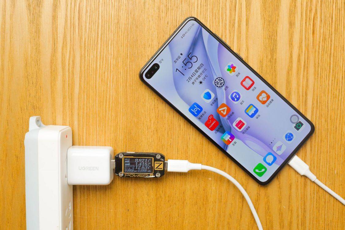 iPhone|充电器真的能够实现“体积小充电快”吗？绿联迷你20W充电头抢先开箱实测