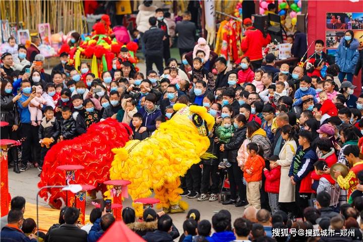 “牛”人过“牛”年，足球小镇迎新客流破纪录