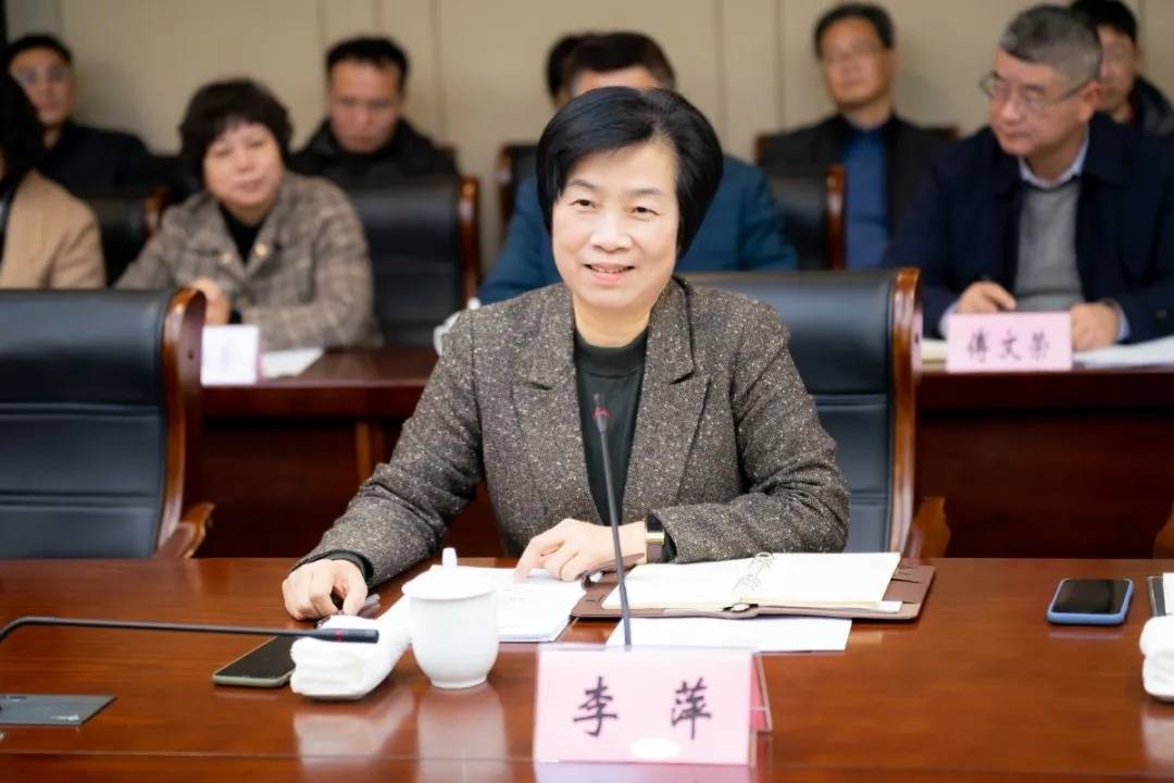 李萍表示,区人大将紧紧围绕区委中心工作,充分发挥人大职能优势,助推