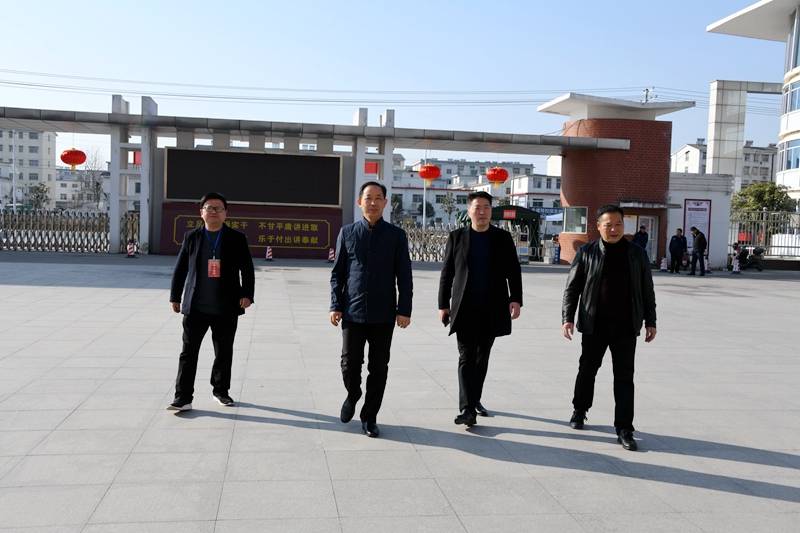 潢川县教体局领导深入潢川一中调研指导春季开学工作