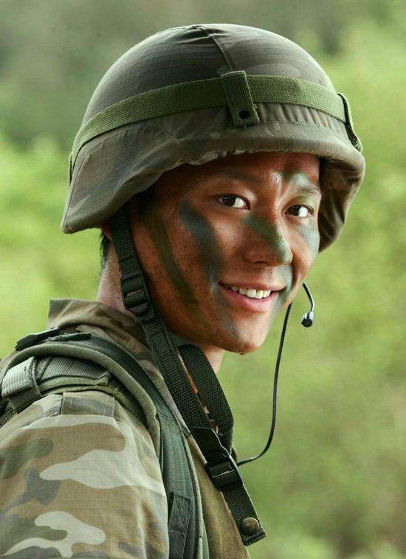 士兵突击剧组重聚!一位百亿导演三位影帝,这部剧有多牛