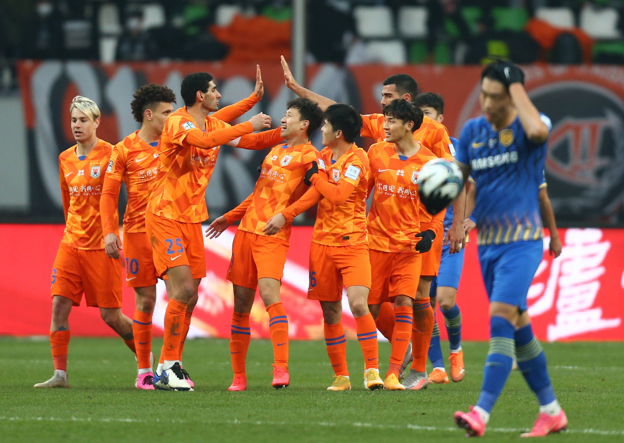 原创山东泰山稳中求进江苏队遭遇滑铁卢郝伟有望火速实现双冠