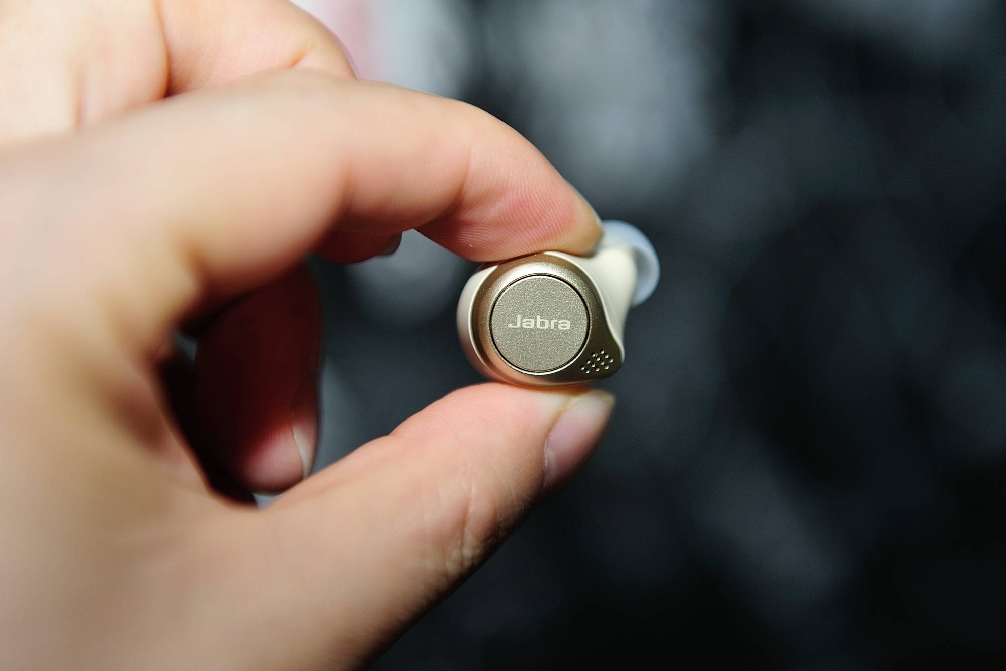 来自北欧的礼物,入手捷波朗elite 75t真无线降噪耳机_电池