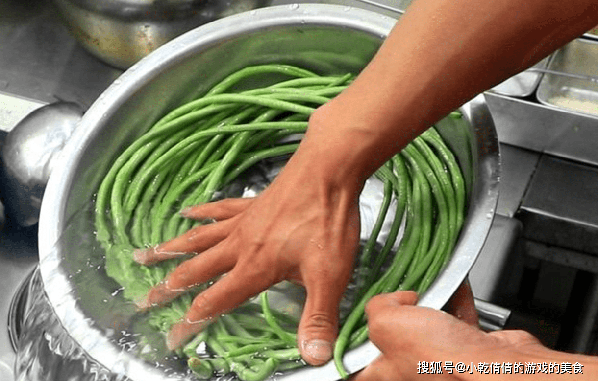 长豆角怎么做酸开胃 3d5a6e824b99484488b16b54cb0f0c0f.png