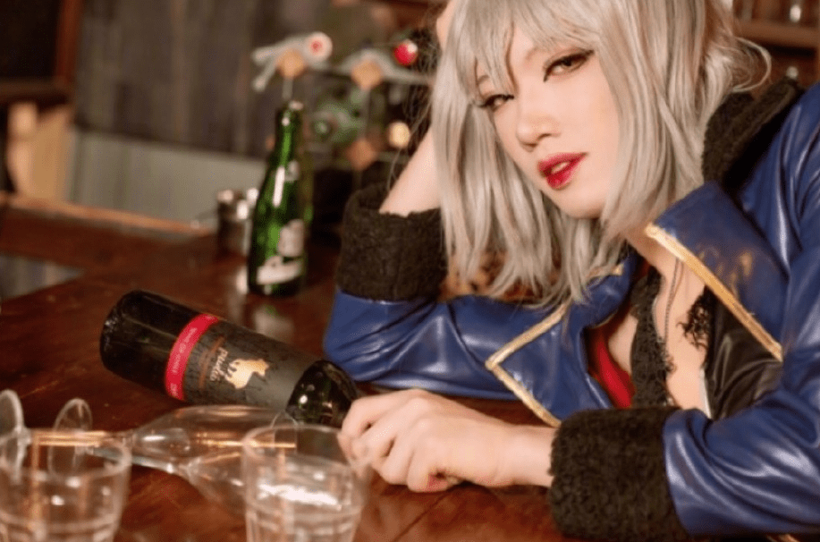 原创日本大叔30岁终成魔法师,穿上女装逆袭成女神,让女生都自愧不如