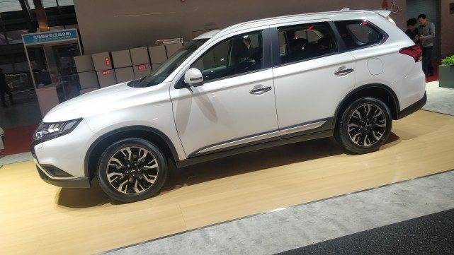 可以躺着睡觉的suv aaf09fc3883146c190eb8a564938748b.jpeg