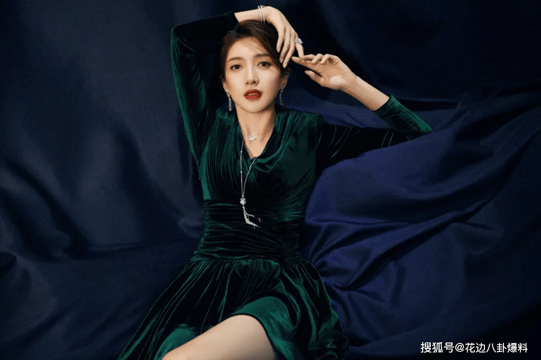 三十而已江疏影卖珠宝 fa10fa846b2a40e7afbab5bf2169a33d.png