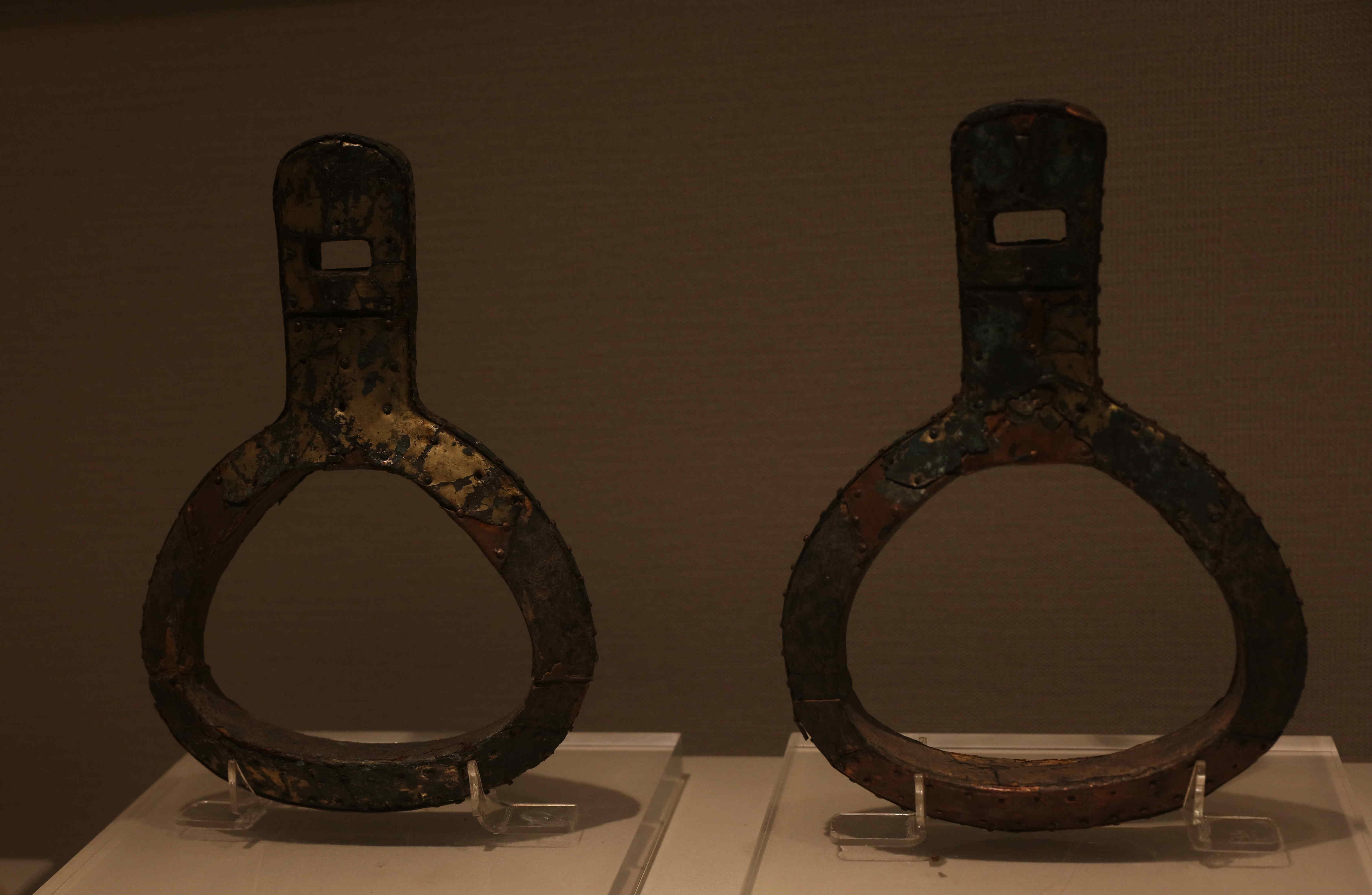 中国马镫如何改变世界记最早的铜鎏金木芯双马镫