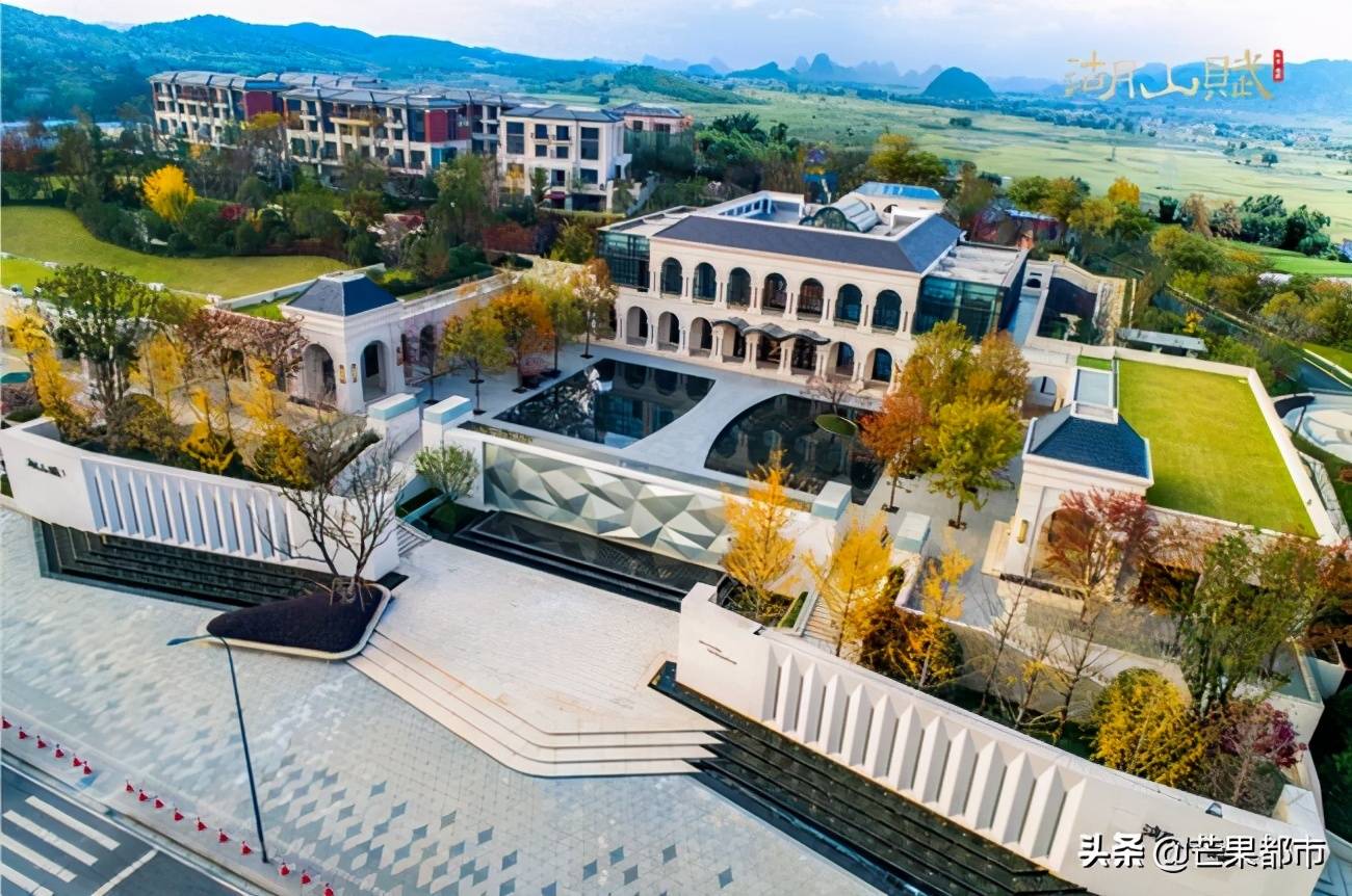 前的旭辉藏郡,旭辉御府,还是这两年的湖山赋,都会山,都是长沙的香饽饽