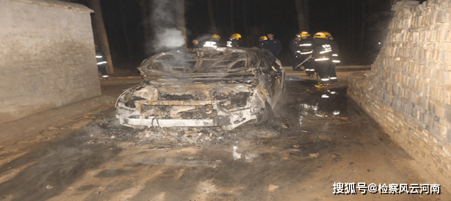 河南鹿邑县交警联合多部门开展车辆自燃交通事故应急救援演练