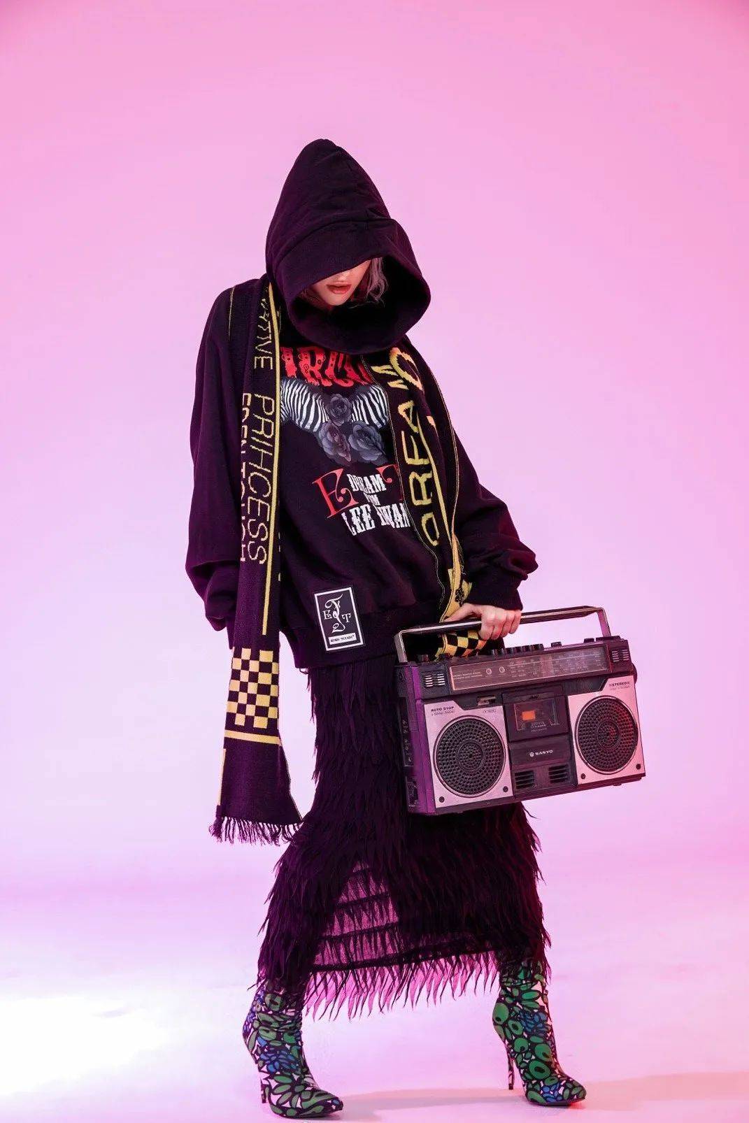 扁平宅核潮多元亚文化融合之美潮流艺术家欢叔专访