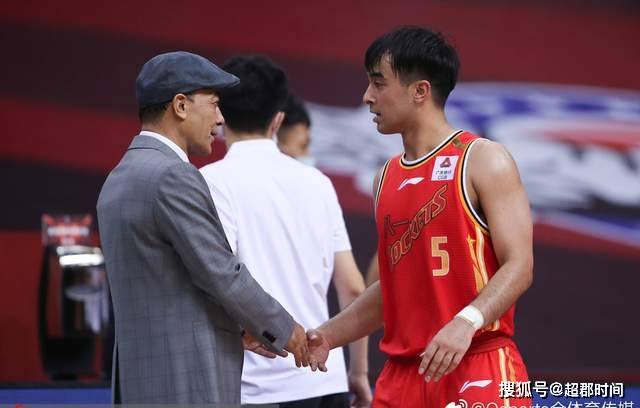 探究:阿尔斯兰签约新疆,人情还是实力?_八一队