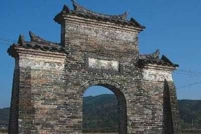 龙门总人口_鲤鱼跳龙门图片(2)