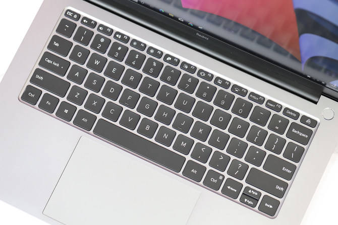 进行了|全新模具超视网膜全面屏 RedmiBook Pro 14评测