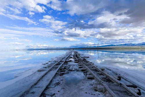 景致记录：国内这座盐湖，除了拍照打卡，幸运的人可见到海市蜃楼