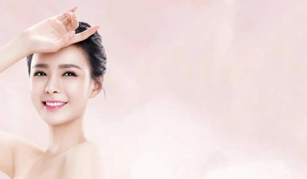 女性开始衰老时 身体会出现一松一疼一粗 皮肤