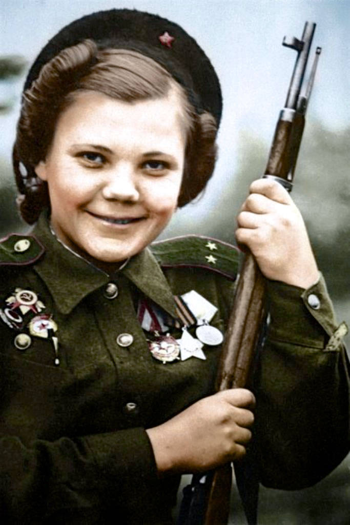 二战老照片:苏德战场上美丽的苏军女兵