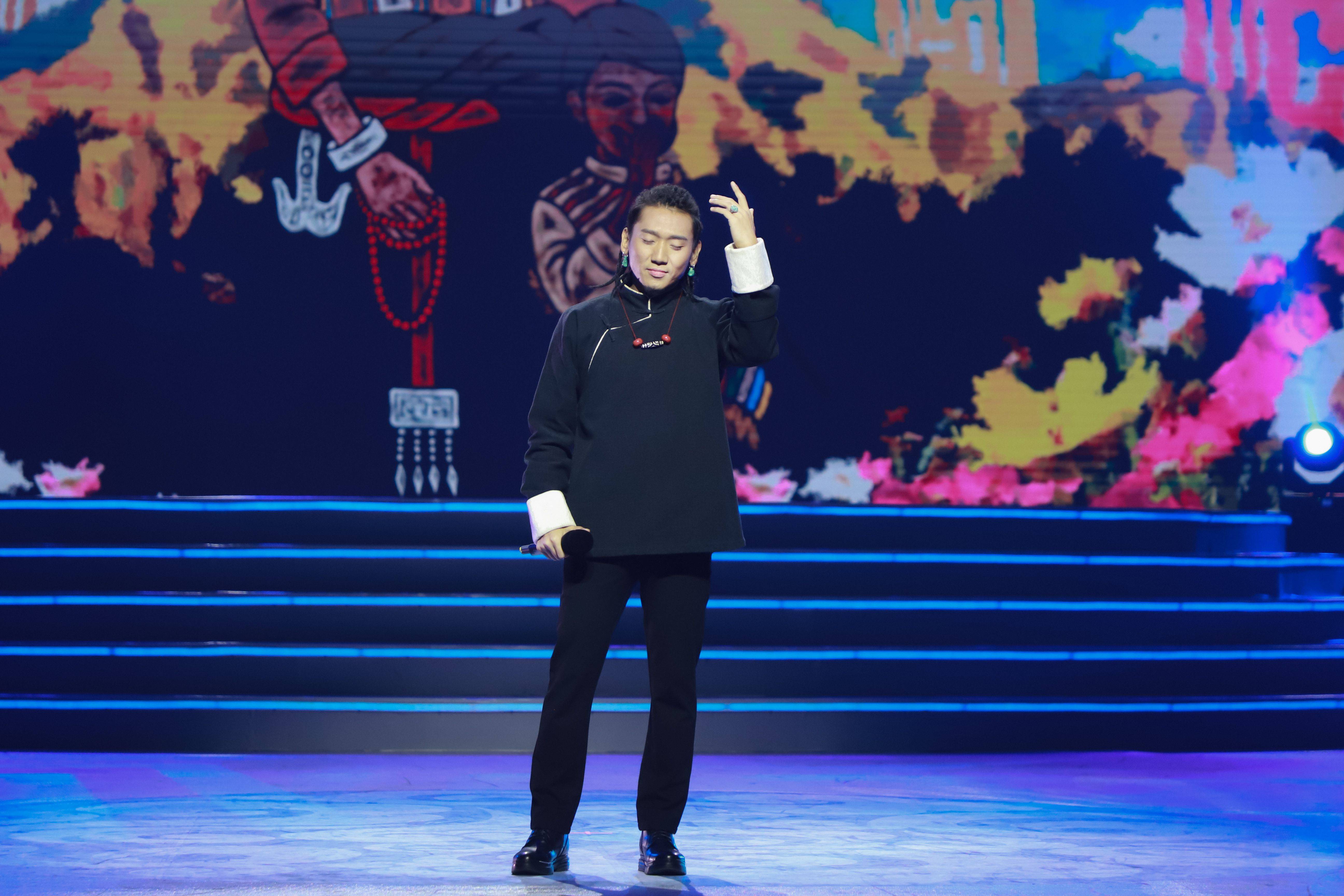 扎西平措亮相康巴卫视藏历年晚会献唱原创歌曲阿妈的手为民族音乐发声