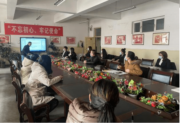 奋进备高考 ——拜城县教科局举行"高考英语研讨会"活动_第一中学