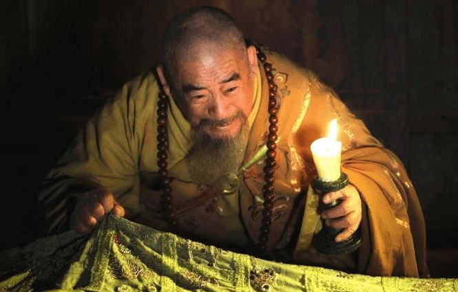 袈裟在混乱中被黑熊精给偷走了,金池长老眼看禅院毁于一旦袈裟也没有