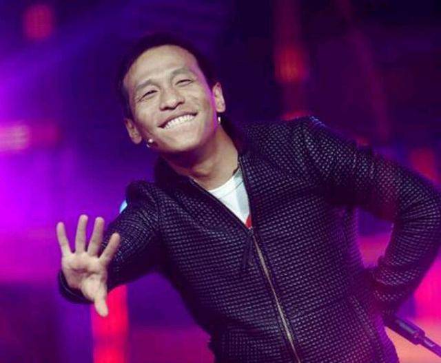 十大名丑冯涛离婚,曾收宋小宝为徒,后又拒绝以师徒关系相称_二人转