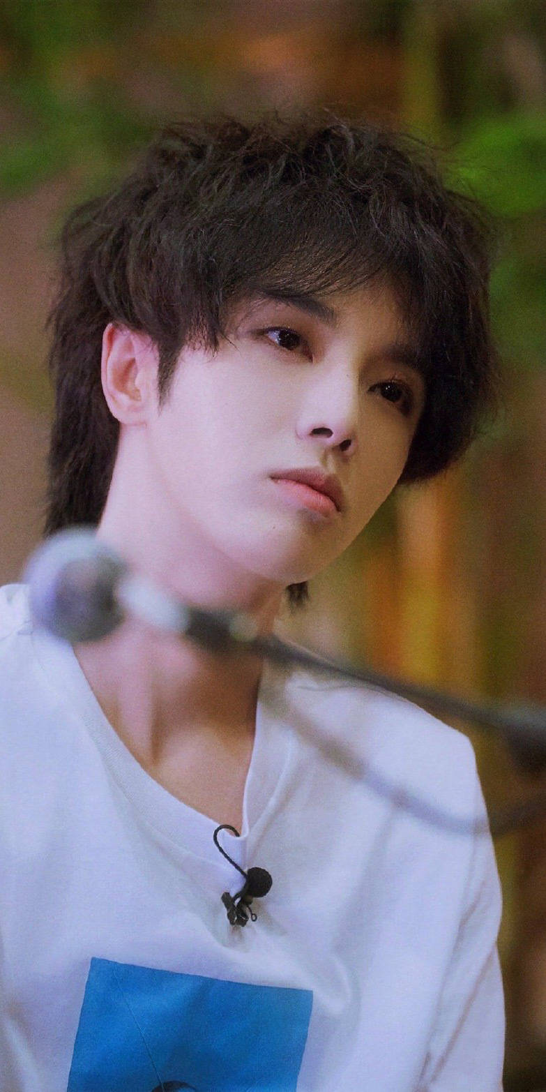 原创华晨宇又官宣代言张碧晨综艺不停看来非婚生子对两位影响不大