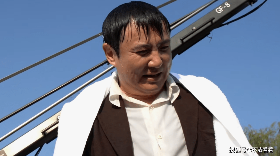 《你好李焕英》名场面,沈腾陈赫"连桥",幕后比台前还好笑_冷特