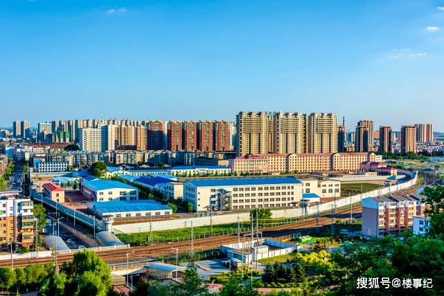 买原房“发财”时代的终结?两大信号逐渐浮出水面,中央媒体给出“建议”。