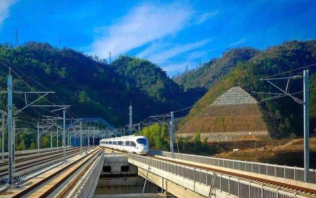 河南又一条高速铁路将通车，正线全长237.172千米，时速350千米