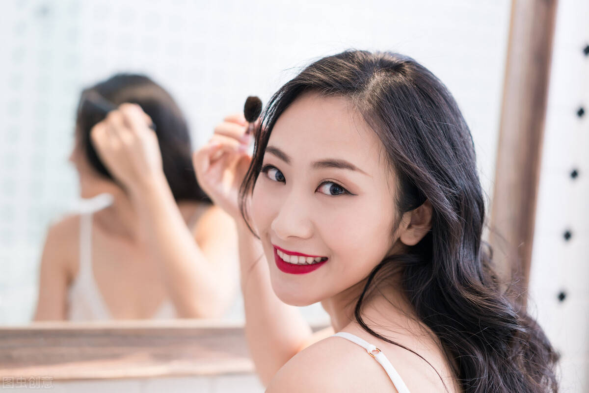 什么叫自信什么叫气质 f49805ba07e24fe99f18e4b6285d5af7.jpeg
