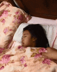 原创
小姑娘真刻苦,晚上睡觉的时候都不忘继续练习武术!