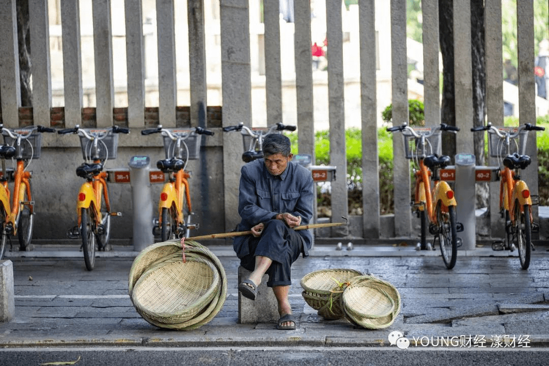 在外面打工的GDP_加油打工人图片(3)