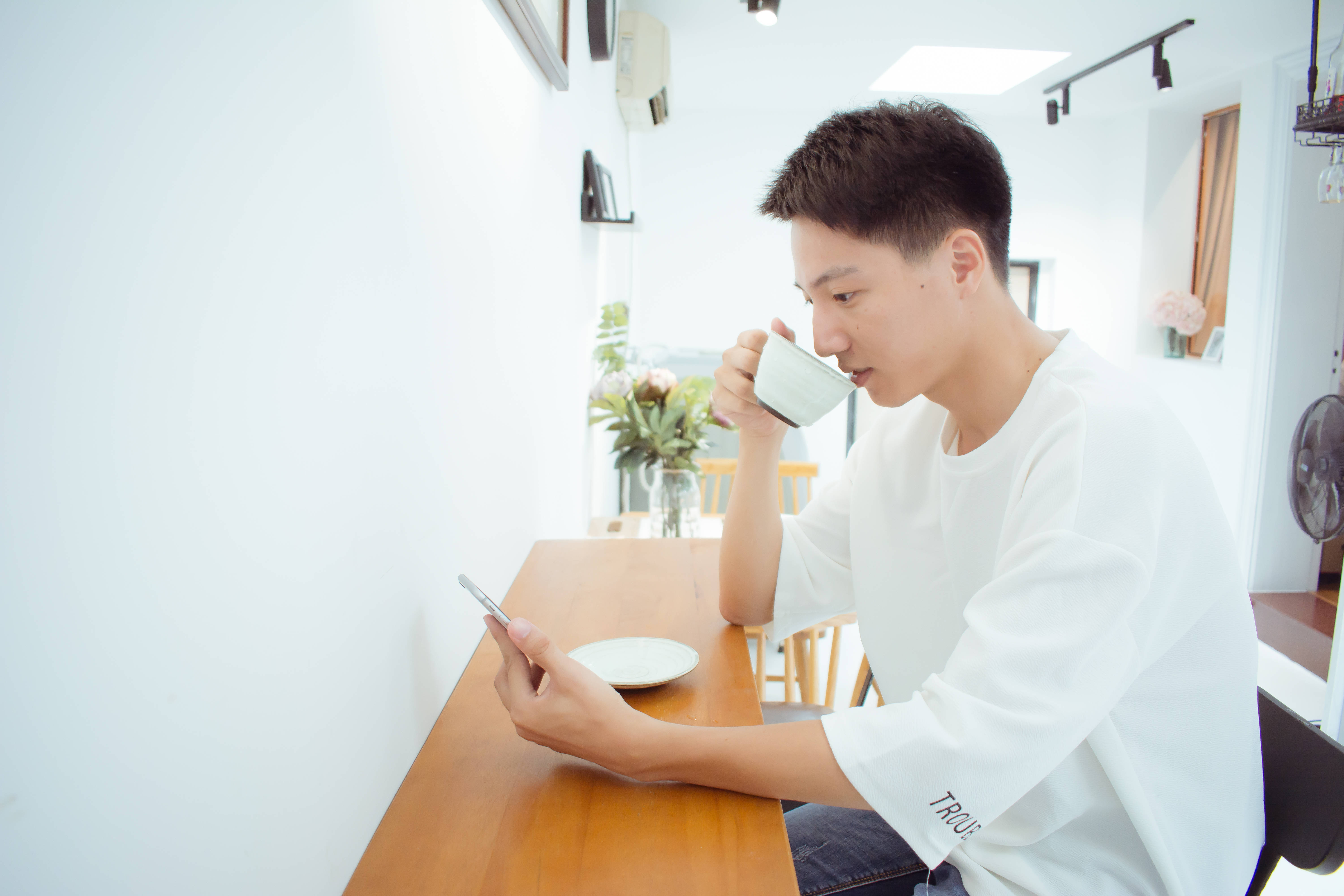 新时代美容导师王纬丰自信微笑的女人能征服整个世界