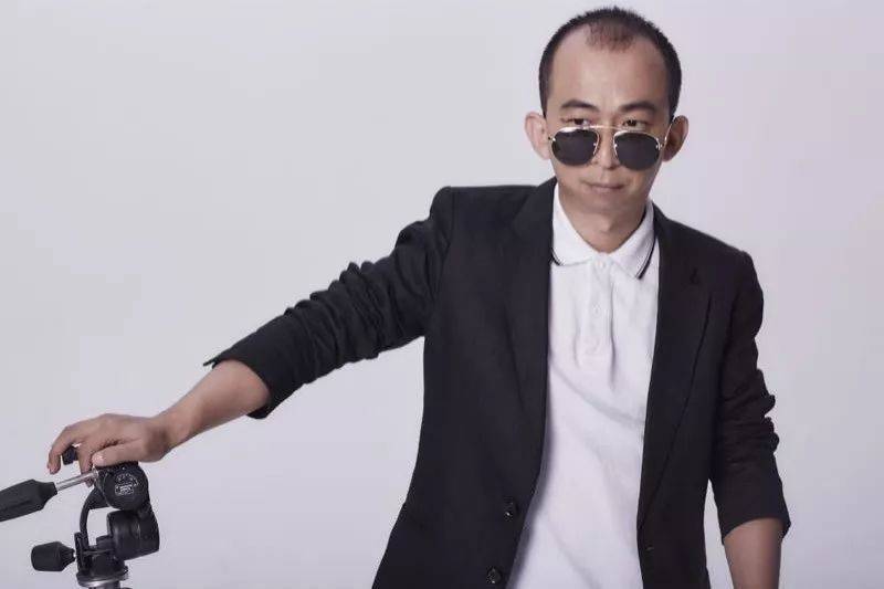 巨兴茂与恩师郭靖宇聚会!家中装修豪华,身价十亿迎娶美娇妻