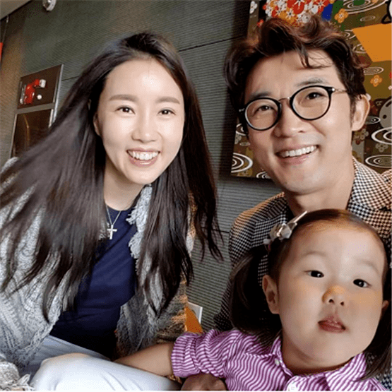 在播出后的一年里,安在旭说自己痛苦到不想抛头露面,"虽然不能拿收视