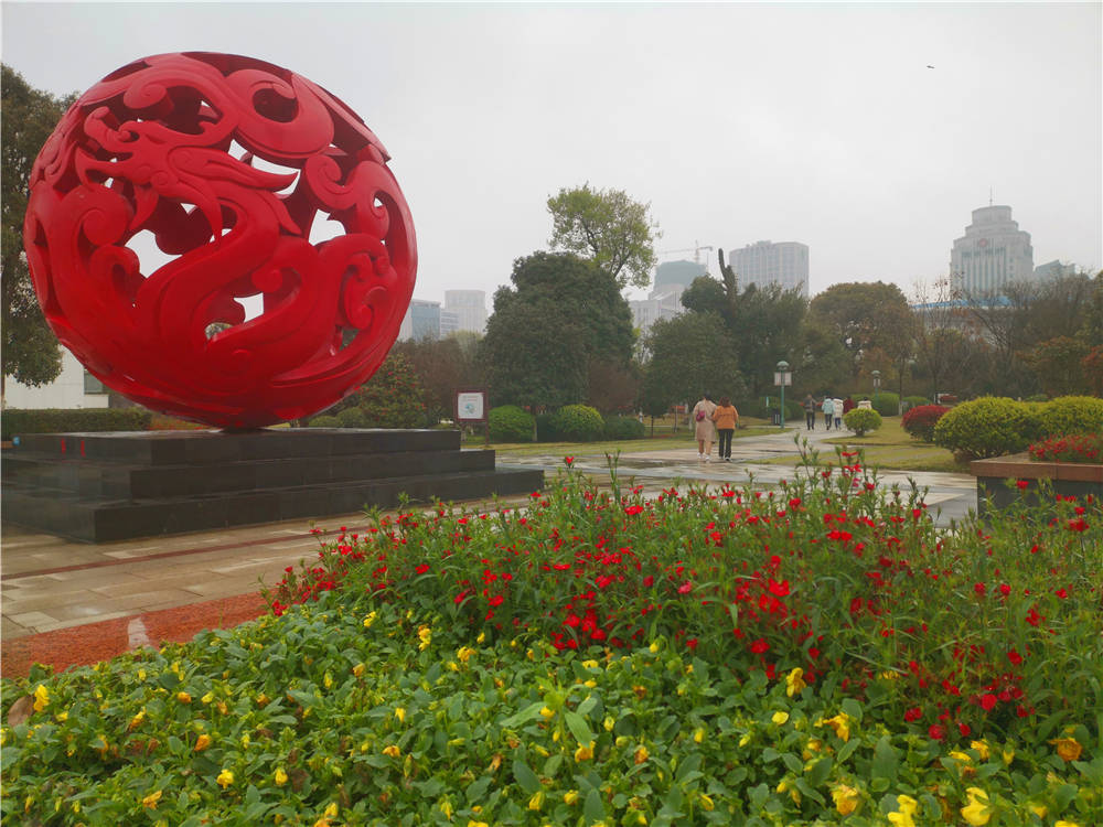 美丽吉安:城南市民广场 姹紫嫣红春意浓