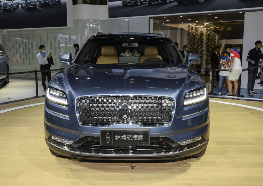 豪华中型SUV之争,林肯航海家VS凯迪拉克XT5怎么选?_搜狐汽车_搜狐网
