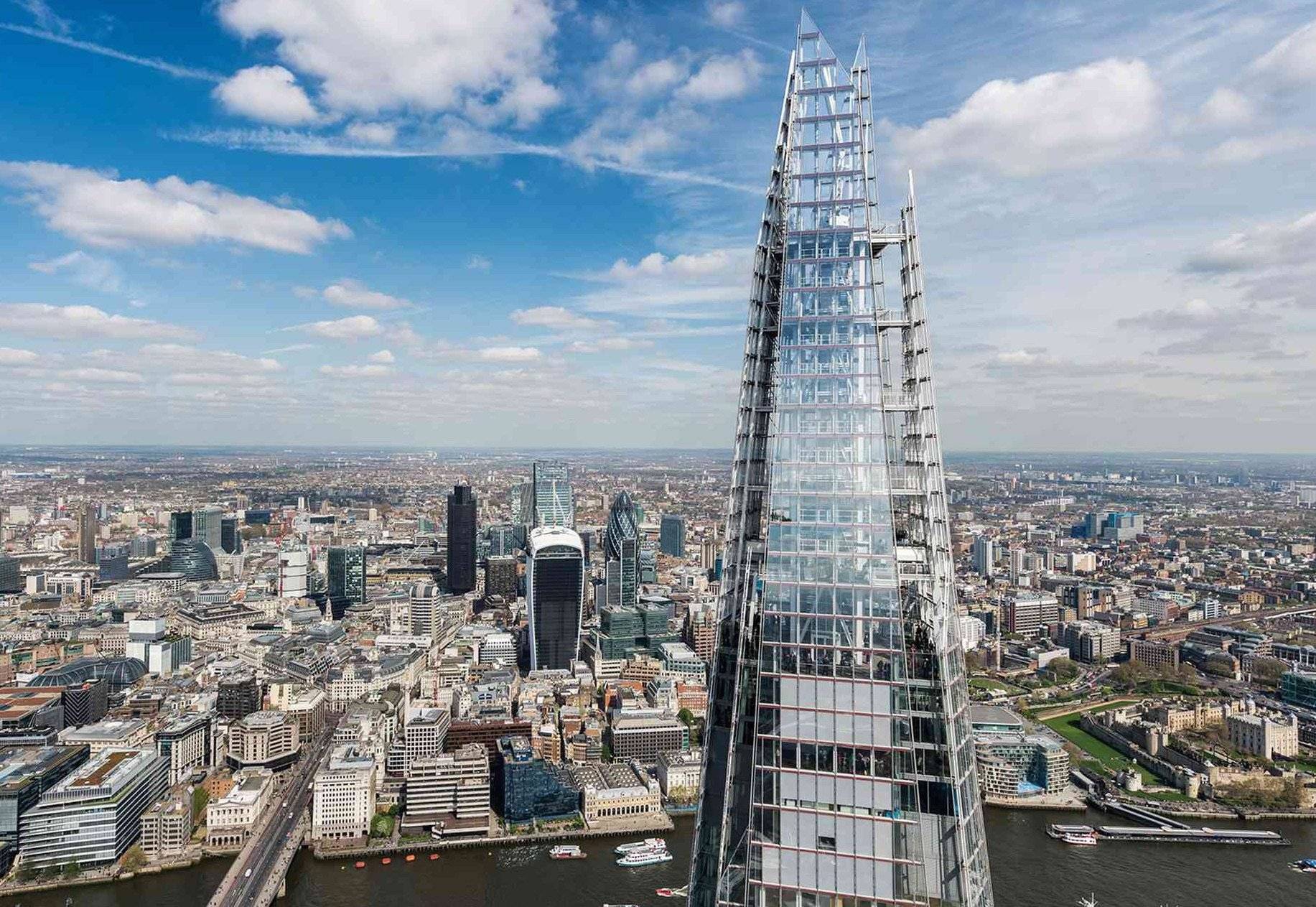 东西方两大超级摩天楼的"开衩式"设计