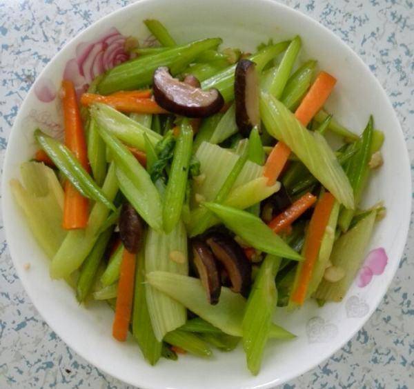 家常香辣虾仁简单做法 a1079d4b45de4b4498d249e5596f4ffe.jpeg
